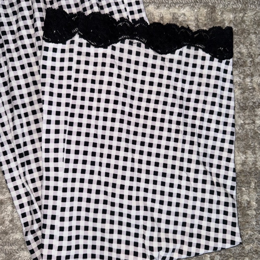 Soma EMBRACEABLE COOL NIGHTS
Notch Collar Short Sleeve Pajama Top/Pants - Picture 8 of 9